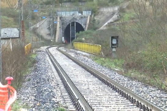 Riaperto tratto ferrovia Caserta-Foggia dopo la frana in Irpinia